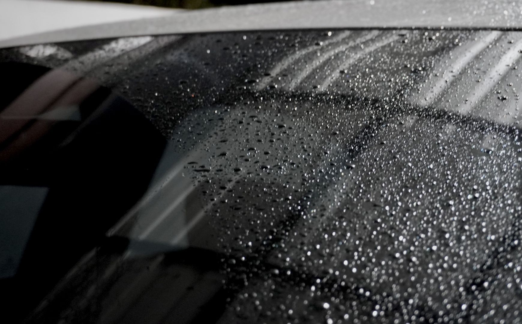 salah perawatan cuaca hujan dan panas bikin kaca mobil cepat berjamur