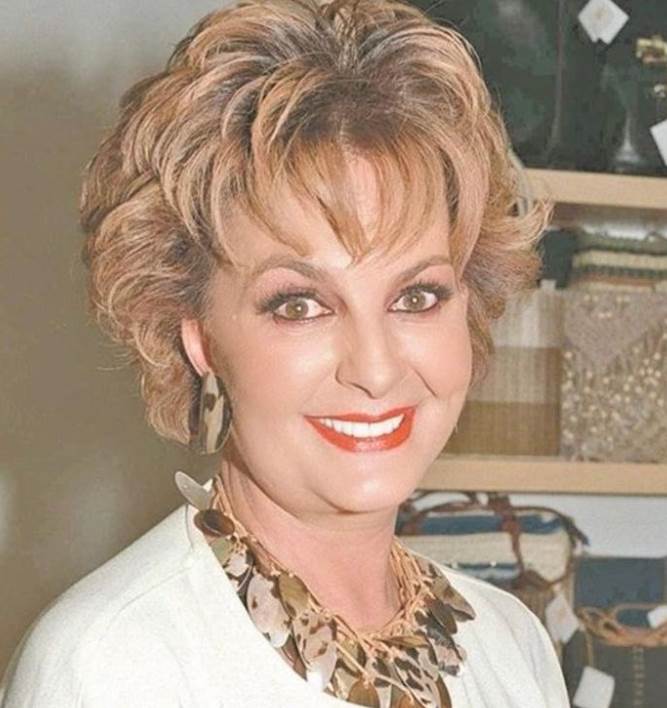 Periodista y presentadora de televisión mexicana. Fue presentadora de muchos noticieros, como 'En punto', 'Contacto directo' y 'Punto final'. También de 'ECO', 'Hoy', 'Noche a noche' y 'Gana video'. En 1994 se encontraba en Tijuana cuando Luis Donaldo Colosio fue asesinado y Talina cubrió la noticia para Televisa. En 2022 participó de 'MasterChef Celebrity México'. Murió a los 78 años.