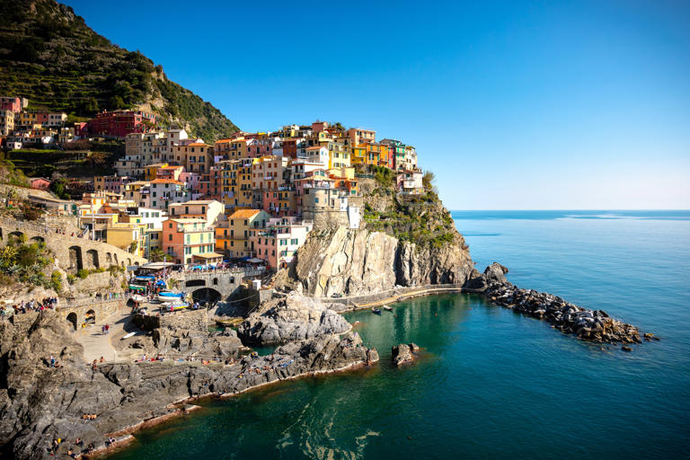 Moving to Italy from the UK: A Comprehensive Guide 