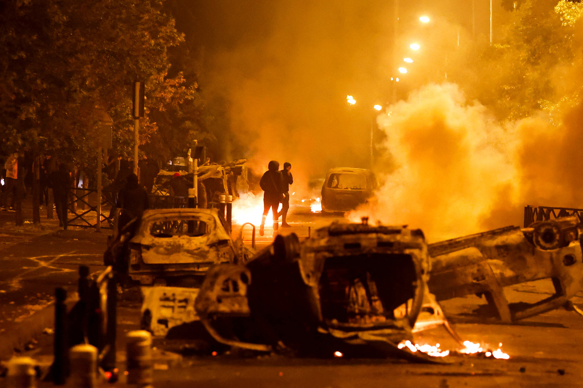 法國已連續 4 晚有大規模暴力示威。直到 6 月 30 日為止，有累計超過 1,100 人落網。   圖：達志影像/路透社