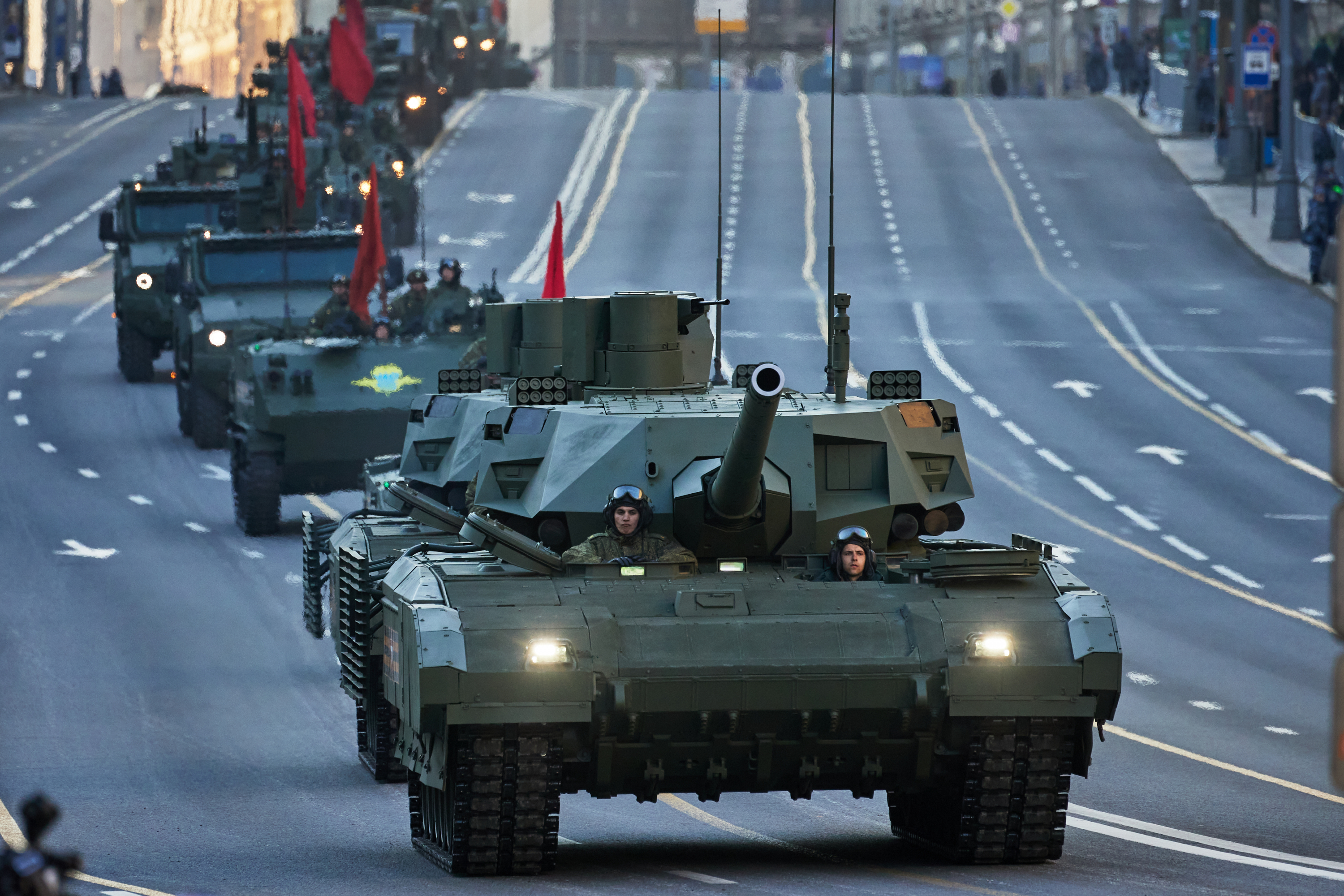 Почему не арматы на украине. T14 танк Armata. Танк т14. Т 14 Армада. Танк т-14 Армата на параде.