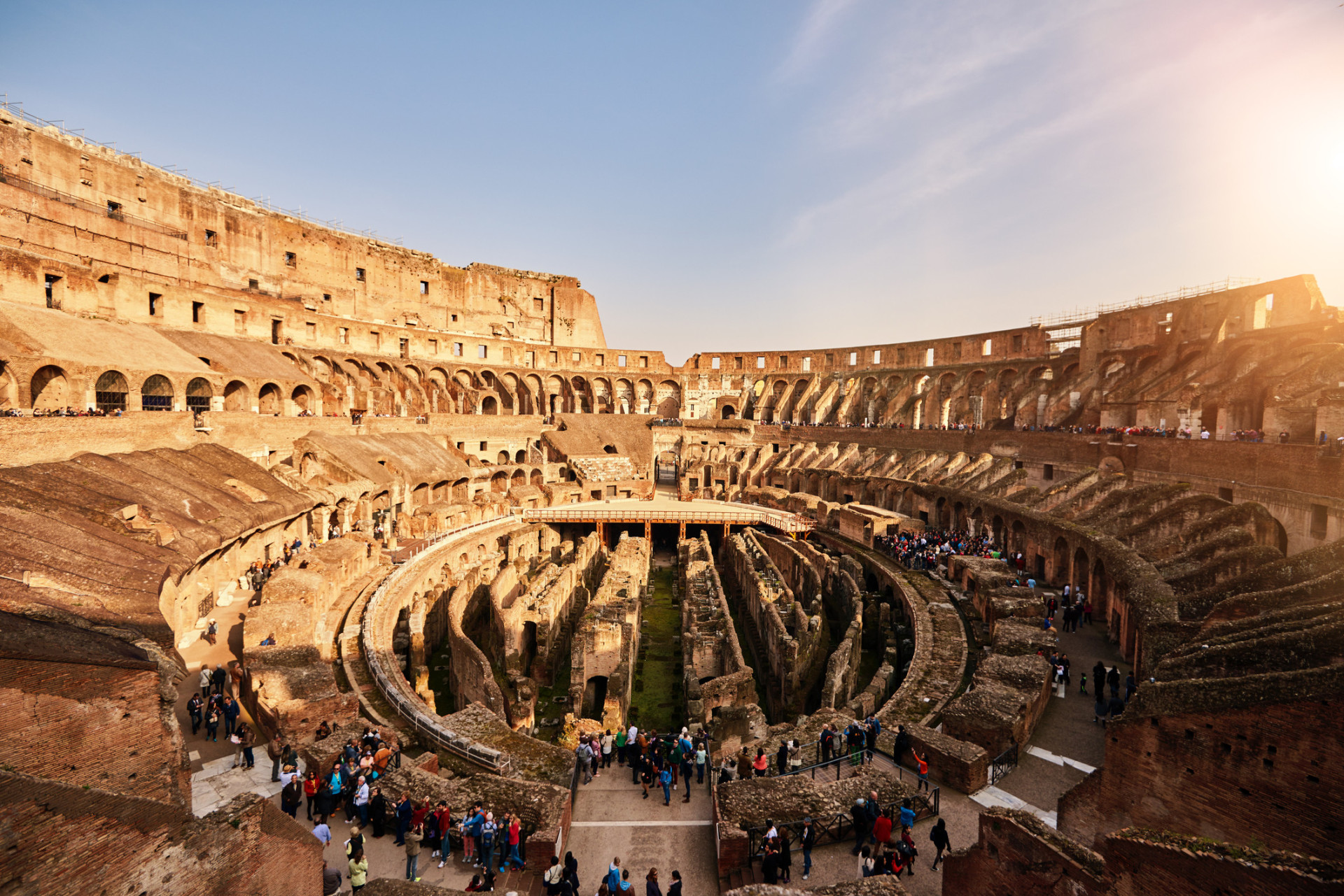 Colosseum. Колизей в Риме. Амфитеатр Колизей в Риме. Амфитеатр в древнем Риме. Колизей внутри в Риме Италия.