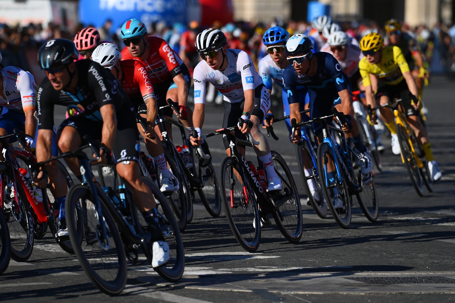 <p>Juli is voor veel wielerfans over de hele wereld de mooiste tijd van het jaar, want dan begint de Tour de France, 's werelds grootste wielerwedstrijd. Laten we eens kijken wie de grote favorieten zijn voor de editie van 2023.</p>