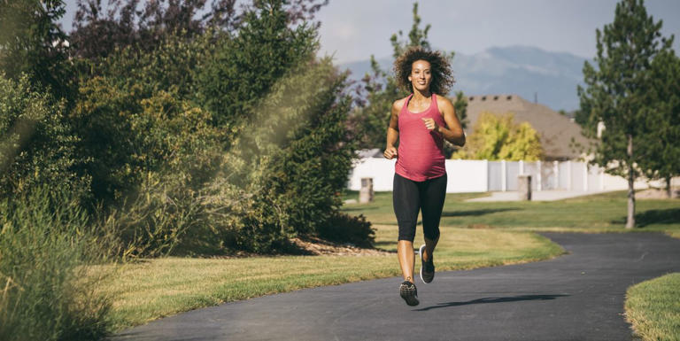 Experts identify which high-risk pregnancy symptoms overlap with regular symptoms of running and how to tell the difference between the two.
