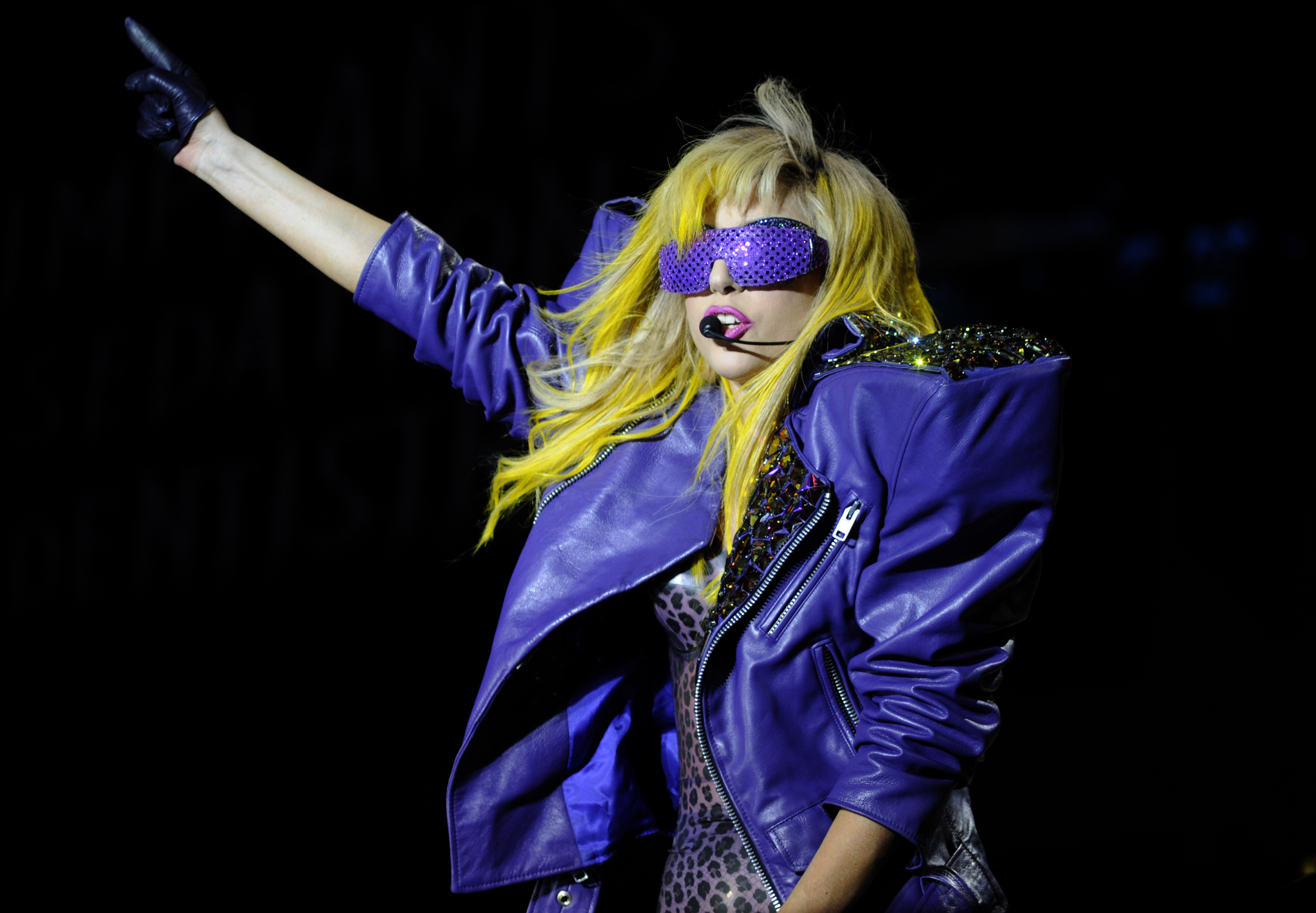 Гага но не леди 4. Леди Гага. Леди Гага костюмы. Леди Гага Китч. Имидж леди Гаги.