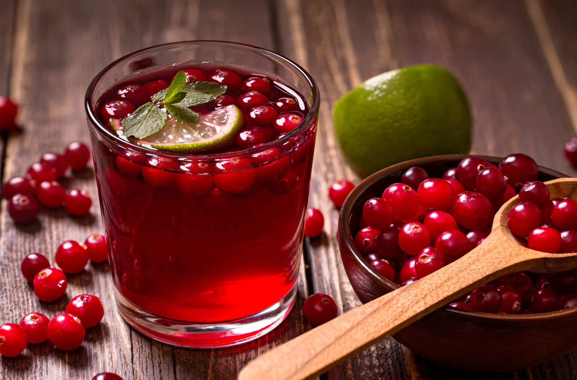 <p>Cranberry (<em>vaccinium macrocarpon</em>) may decrease levels of immunosuppressants in the blood.</p><p><a href="https://www.msn.com/en-us/community/channel/vid-7xx8mnucu55yw63we9va2gwr7uihbxwc68fxqp25x6tg4ftibpra?cvid=94631541bc0f4f89bfd59158d696ad7e">Follow us and access great exclusive content every day</a></p>