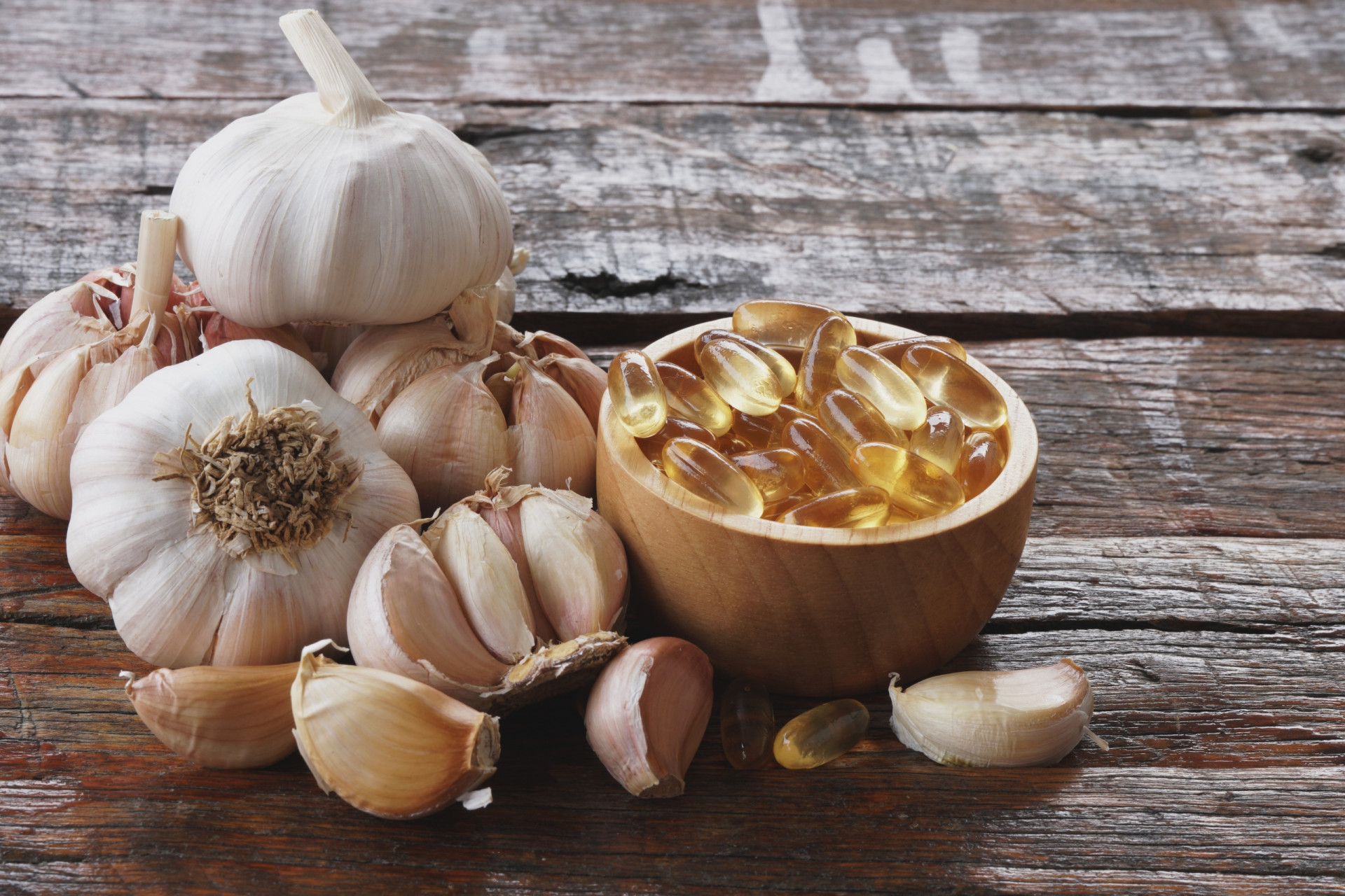 <p>Garlic (<em>allium sativum</em>) can interact with paracetamol and decrease blood concentrations of warfarin. It can also cause hypoglycemia when taken with chlorpropamide. Garlic may also decrease the blood levels of HIV protease inhibitors.</p><p>You may also like:<a href="https://www.starsinsider.com/n/178190?utm_source=msn.com&utm_medium=display&utm_campaign=referral_description&utm_content=556697en-en"> Wedding dress trends for 2018</a></p>