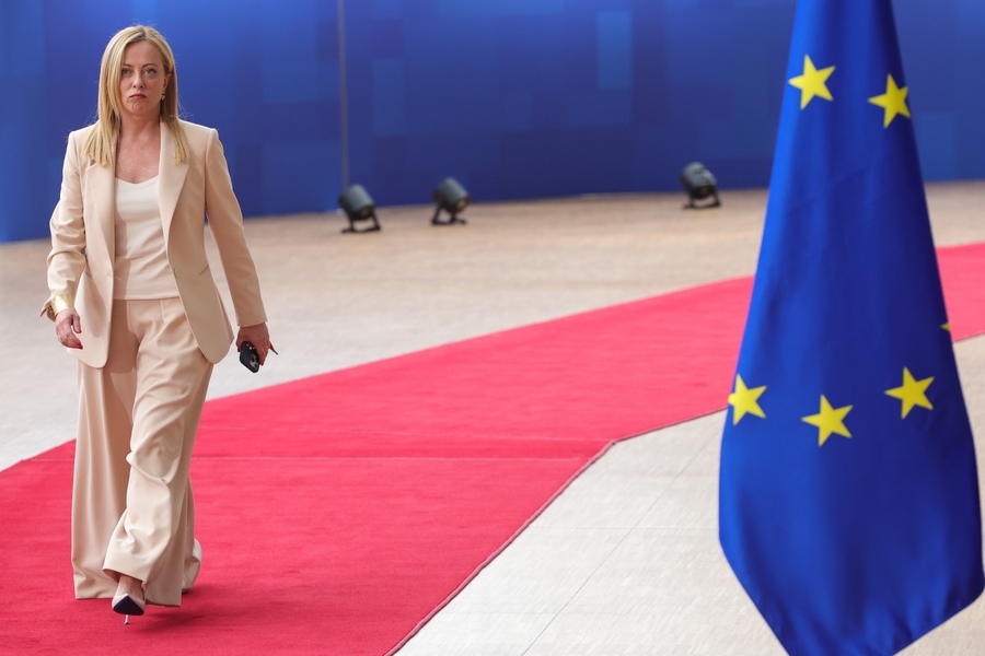 h ιταλίδα πρωθυπουργός μελόνι ανακοίνωσε την υποψηφιότητά της στις ευρωεκλογές