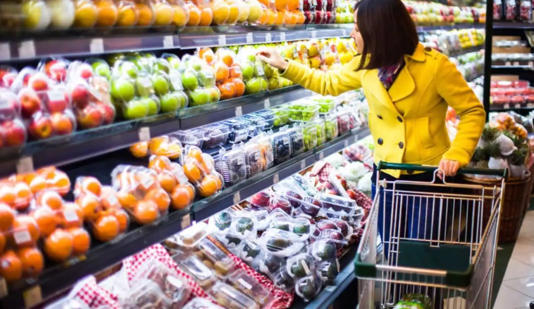 The rising cost of food has outpaced overall inflation in the past few years. (CBC)