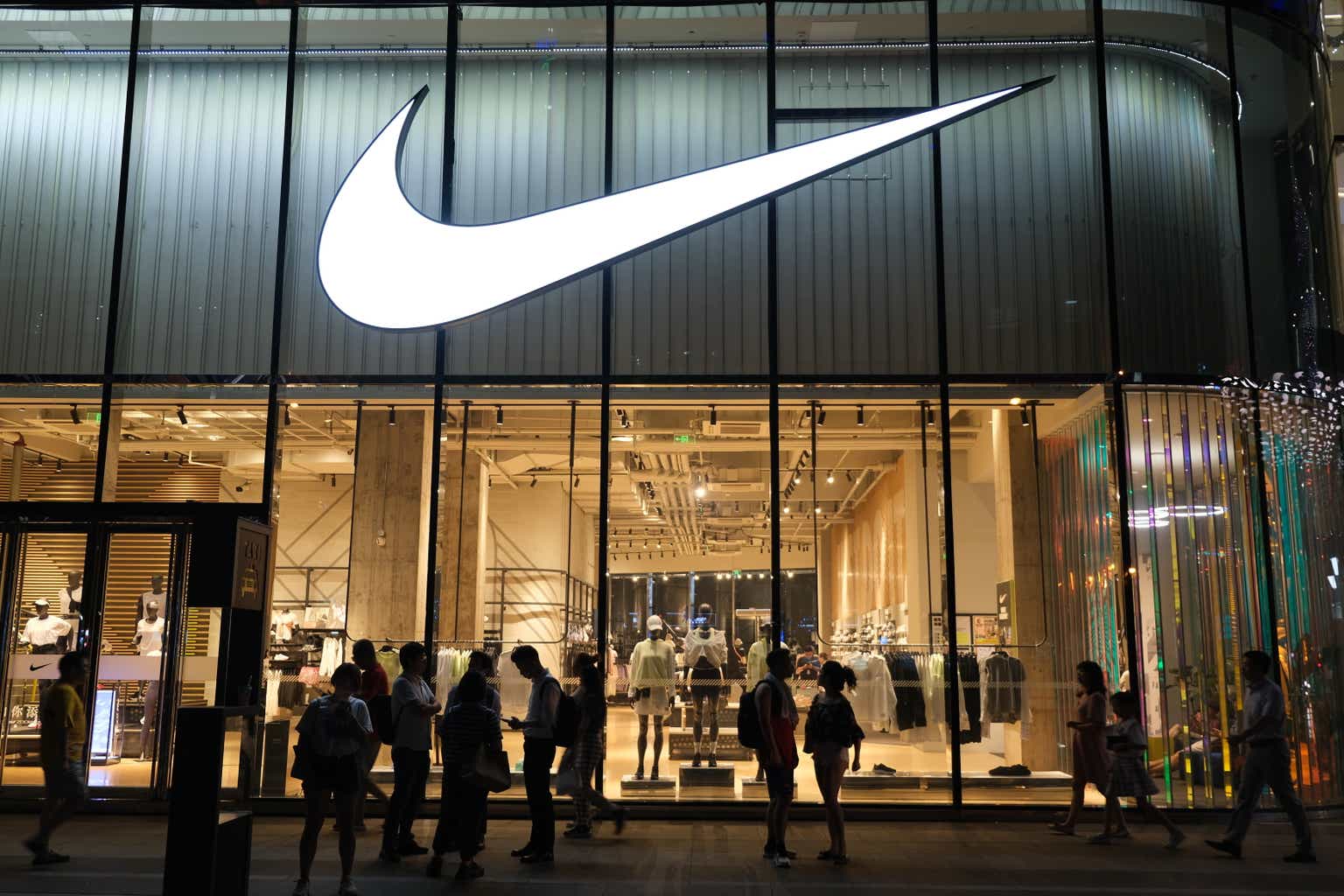 Nike options chain shows upside-heavy positioning into earnings<br>