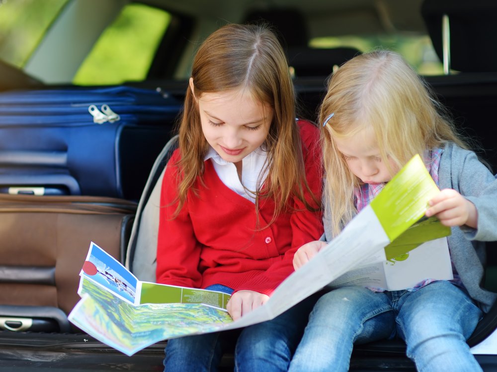 <p>A relaxed car trip starts with the planning. Because parents can already prepare numerous things, so that there is no tantrumsg on the trip. What should you pay attention to?</p>