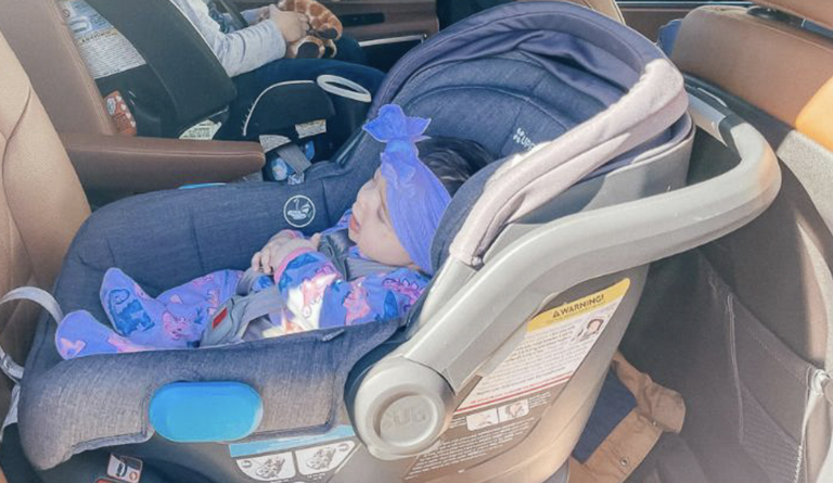 Traveling with baby in an Uber or taxi? Learn how to properly install a baseless car seat and get a line on some of our favorites. And travel happy–and safely!