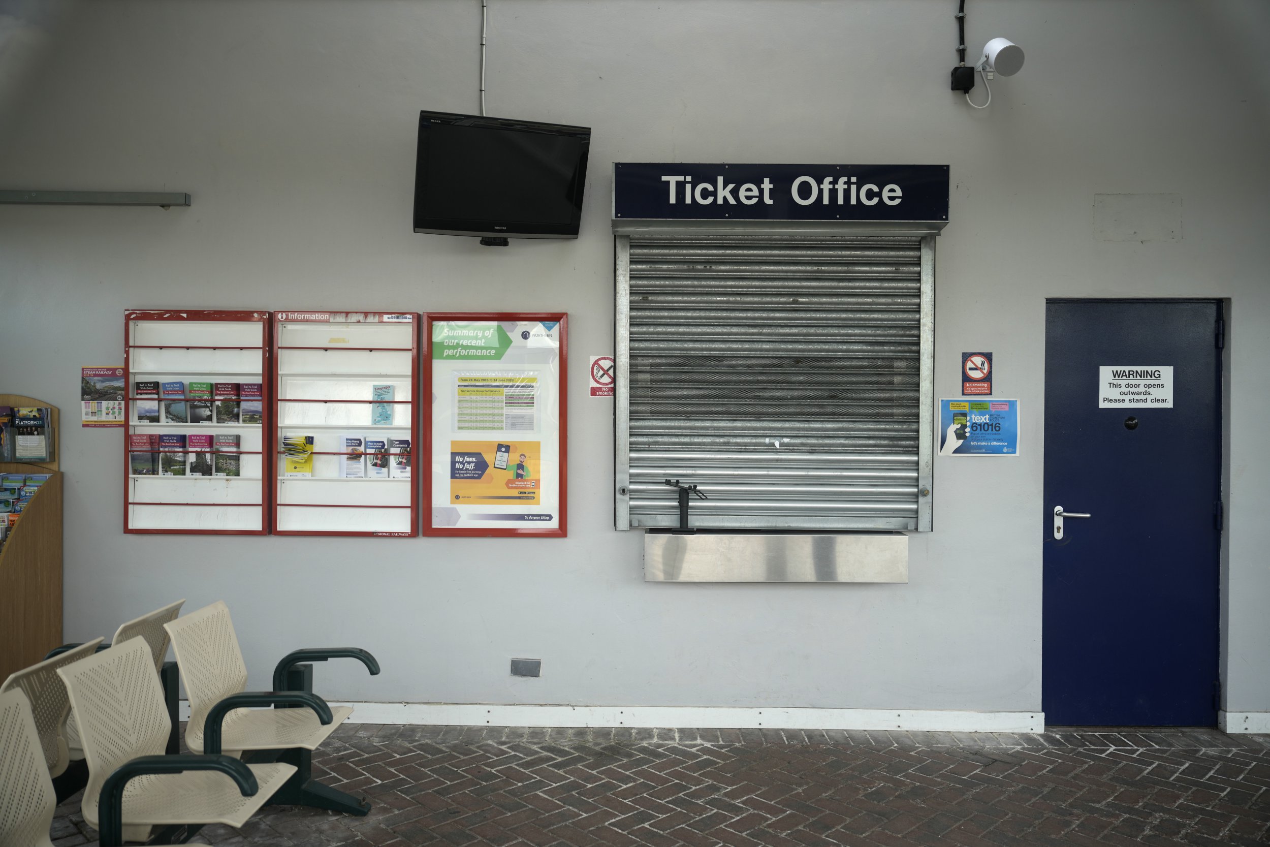Ticket closed. Ticket Office.