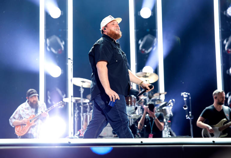 Luke Combs concert: What to know before you go to Raymond James Stadium