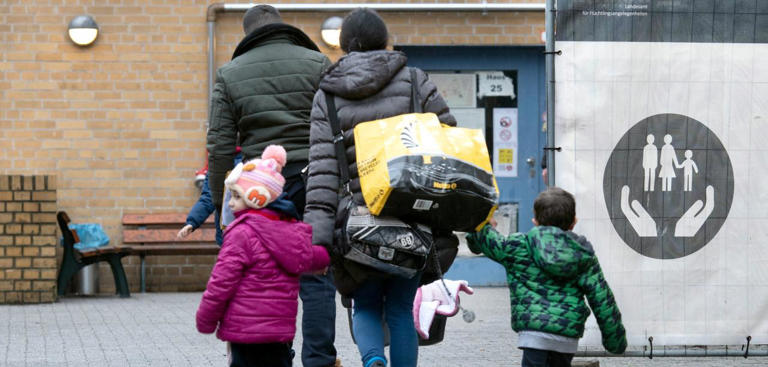 In den ersten sechs Monaten dieses Jahres gingen in Deutschland 150.166 Erstanträge auf Asyl ein dpa/Paul Zinken