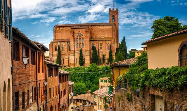 Click here to discover where to stay in Tuscany. From luxury hotel suites to gorgeous villas in the countryside, find out what suits your fancy.