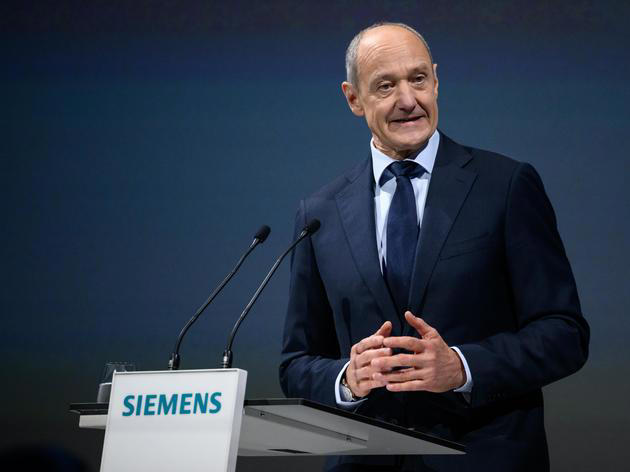 Siemens-Chef Roland Busch rechnet mit steigenden Strompreisen.