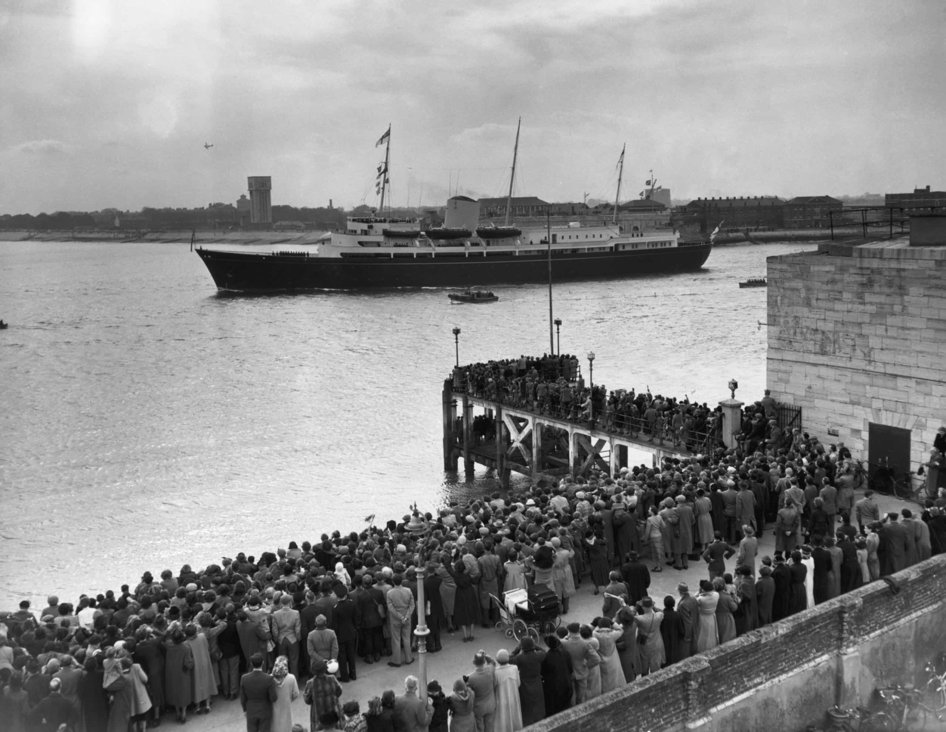 <p>A crowd gathers to bid the Royal Yacht <em>Britannia</em> farewell upon her departure from Portsmouth, England, on April 14, 1954 on her maiden voyage to Malta. The vessel was ultimately bound for Tobruk, in Libya.</p><p><a href="https://www.msn.com/en-us/community/channel/vid-7xx8mnucu55yw63we9va2gwr7uihbxwc68fxqp25x6tg4ftibpra?cvid=94631541bc0f4f89bfd59158d696ad7e">Follow us and access great exclusive content every day</a></p>