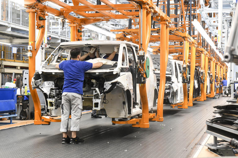 Im Mai ist vor allem in der Automobilindustrie der Auftragsbestand gesunken.