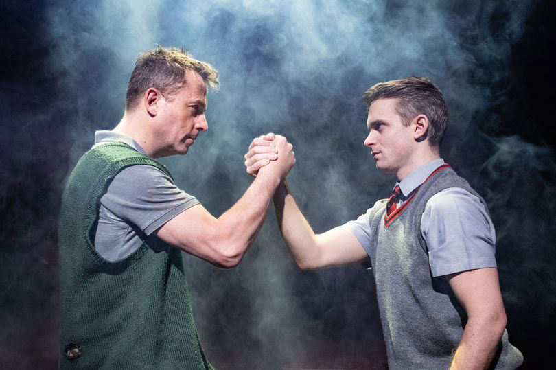 blood brothers tour hull
