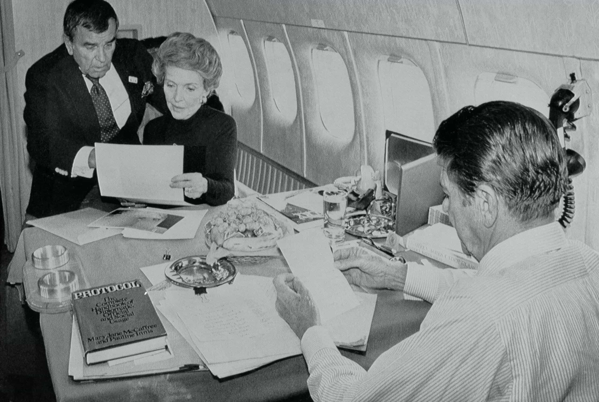 <p>Here is Nancy Reagan working with interior designer Ted Graber.</p><p>You may also like:<a href="https://www.starsinsider.com/n/114291?utm_source=msn.com&utm_medium=display&utm_campaign=referral_description&utm_content=465881v2en-us"> The hottest and coldest places on the planet</a></p>