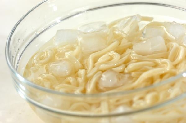 10分で完成 冷凍うどんと鯖缶で簡単ぶっかけうどん by山下 和美さんの作り方1