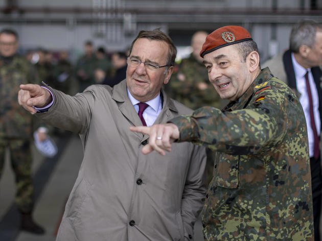 Verantwortet das Sondervermögen Bundeswehr: Verteidigungsminister Boris Pistorius (li., SPD), hier mit Generalinspekteur Carsten Breuer.