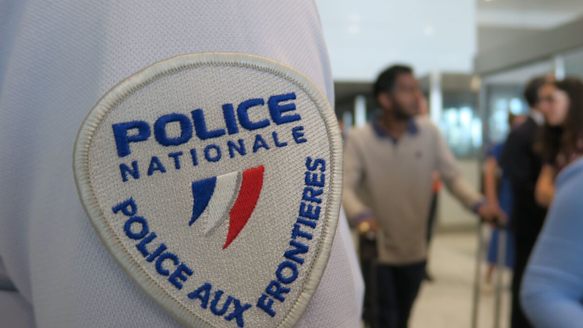 trafic de drogue : un fonctionnaire de la police aux frontières arrêté à orly