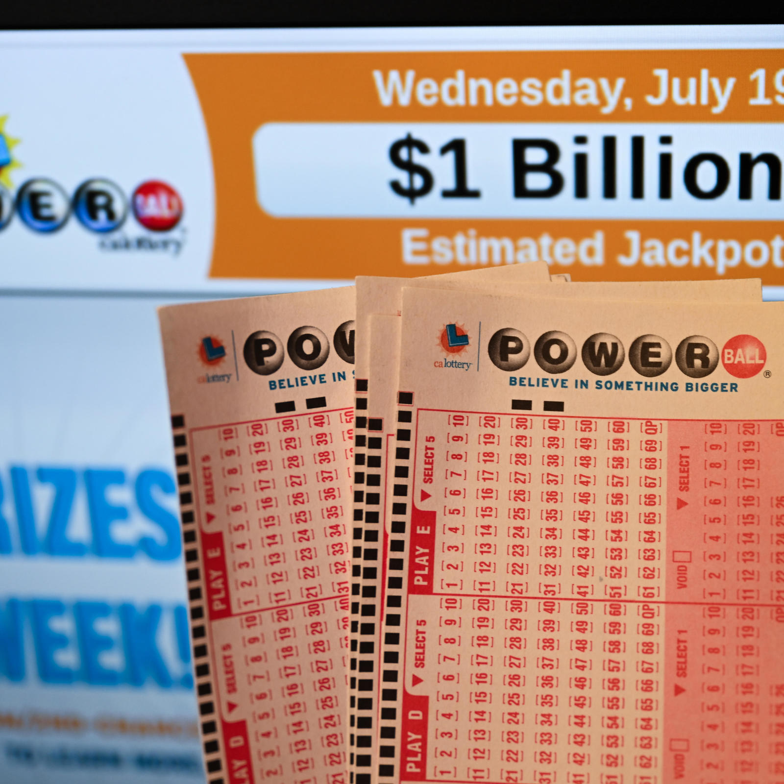 Powerball winning numbers revealed for estimated 1 billion jackpot