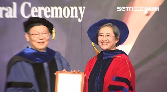 「半導體女王」超微（AMD）執行長蘇姿丰，今（20日）在陽明交通大學獲頒名譽博士學位。（圖／記者羅欣怡攝影）