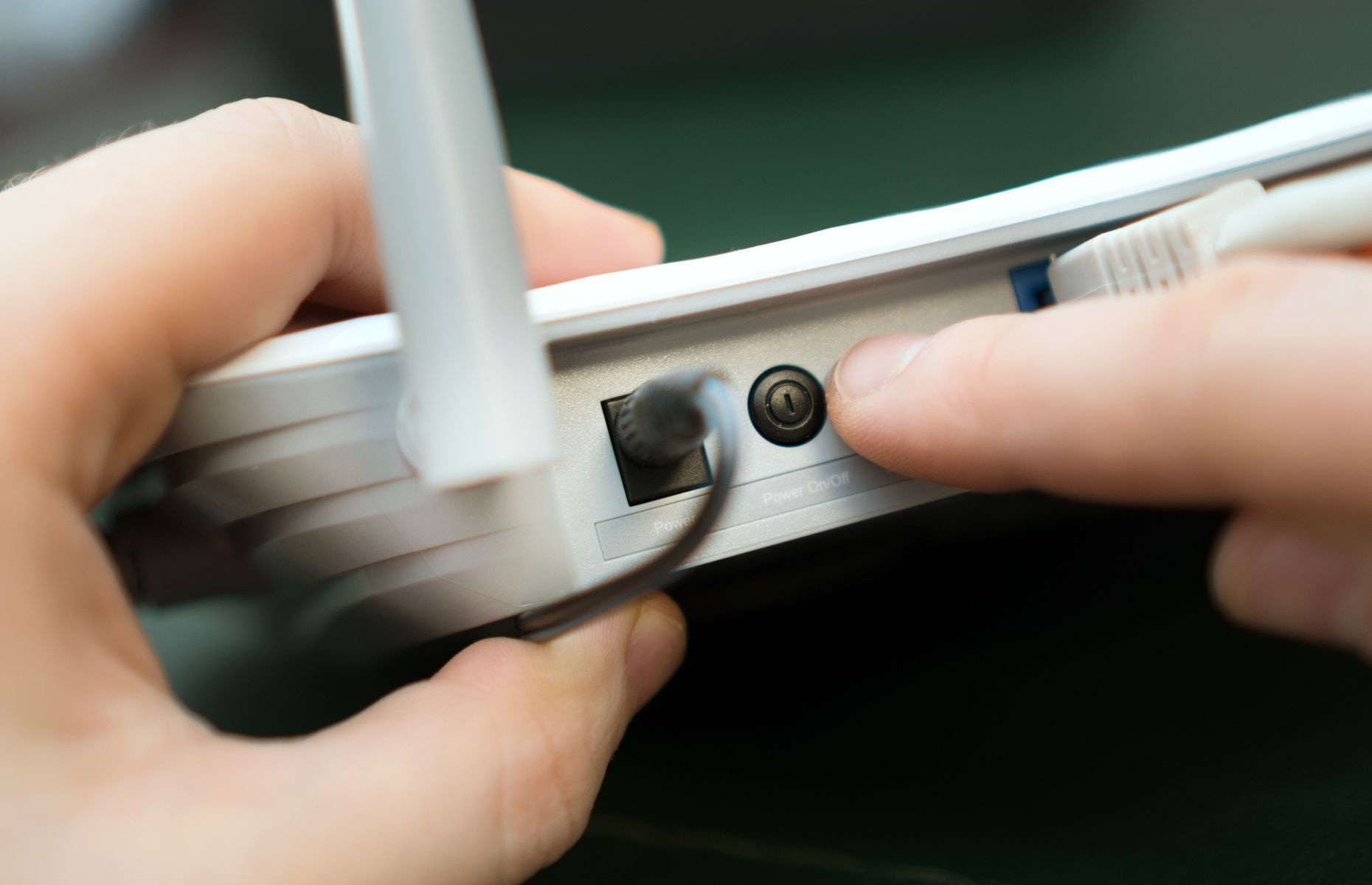 Press power button. Кнопка питания роутера на замену.