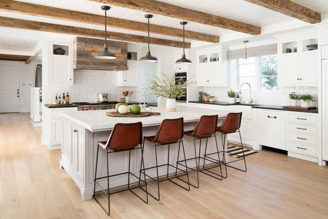 35 White Kitchen Backsplash Ideas