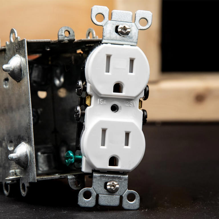 15 Amp vs. 20 Amp Outlets: What’s the Difference?