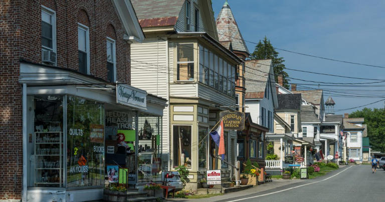 The Antique Capital Of Vermont Is One Of The Most Charming Small Towns You’ll Ever Visit