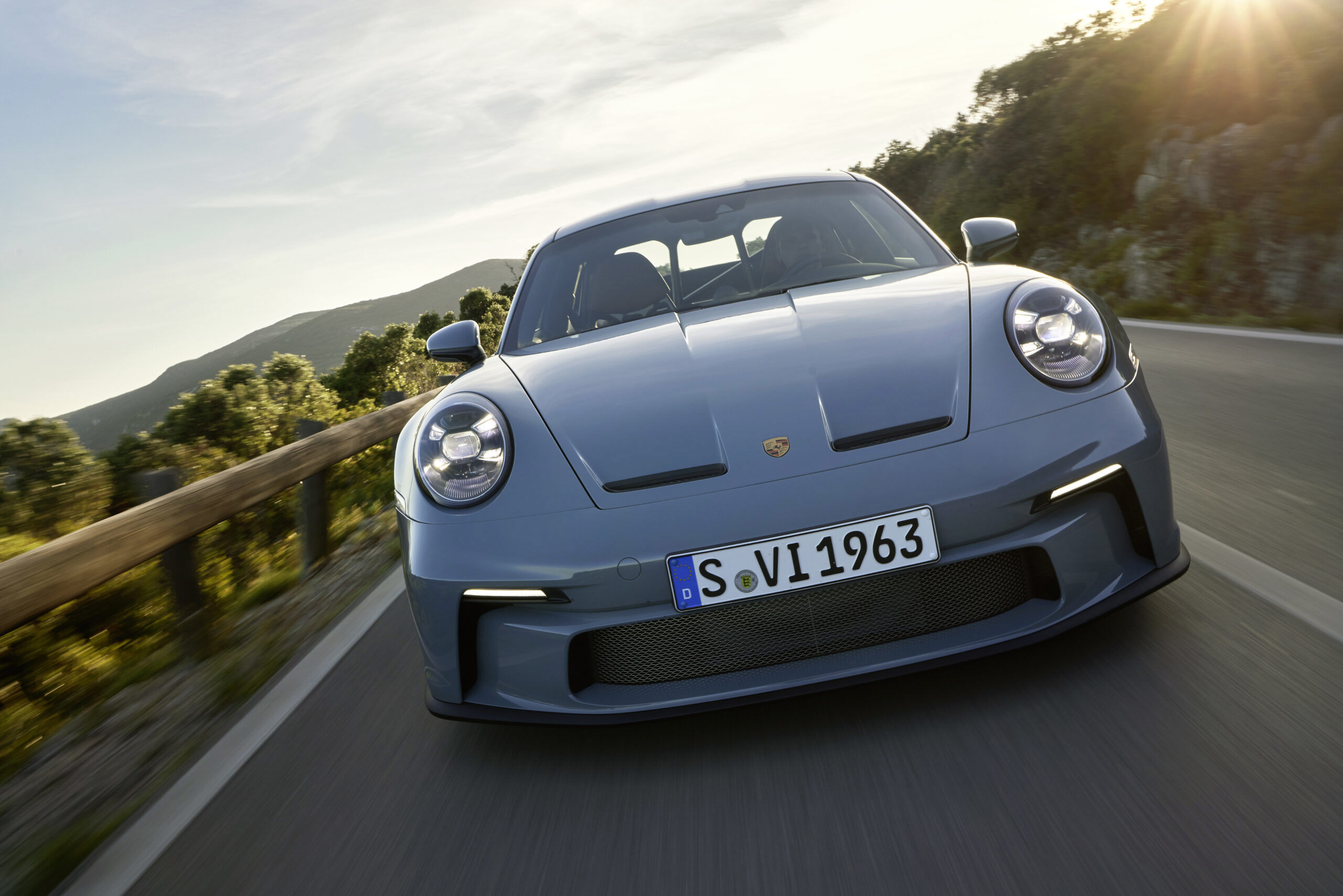 2024 Porsche 911 S/T Stuttgart’s 9000rpm lightweight costs as much as
