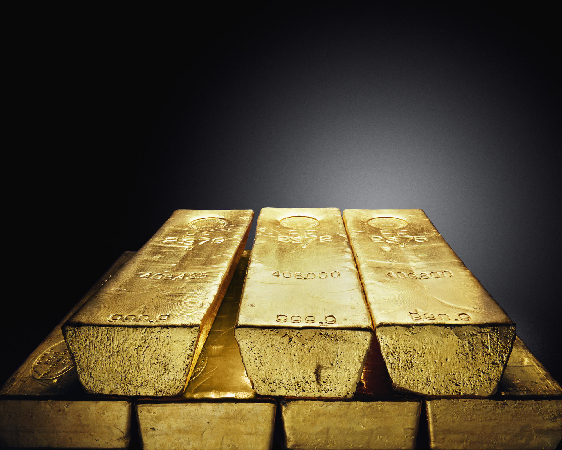 Налог с продажи золота. Слиток золота. Слиток золотой. Гора золотых слитков.