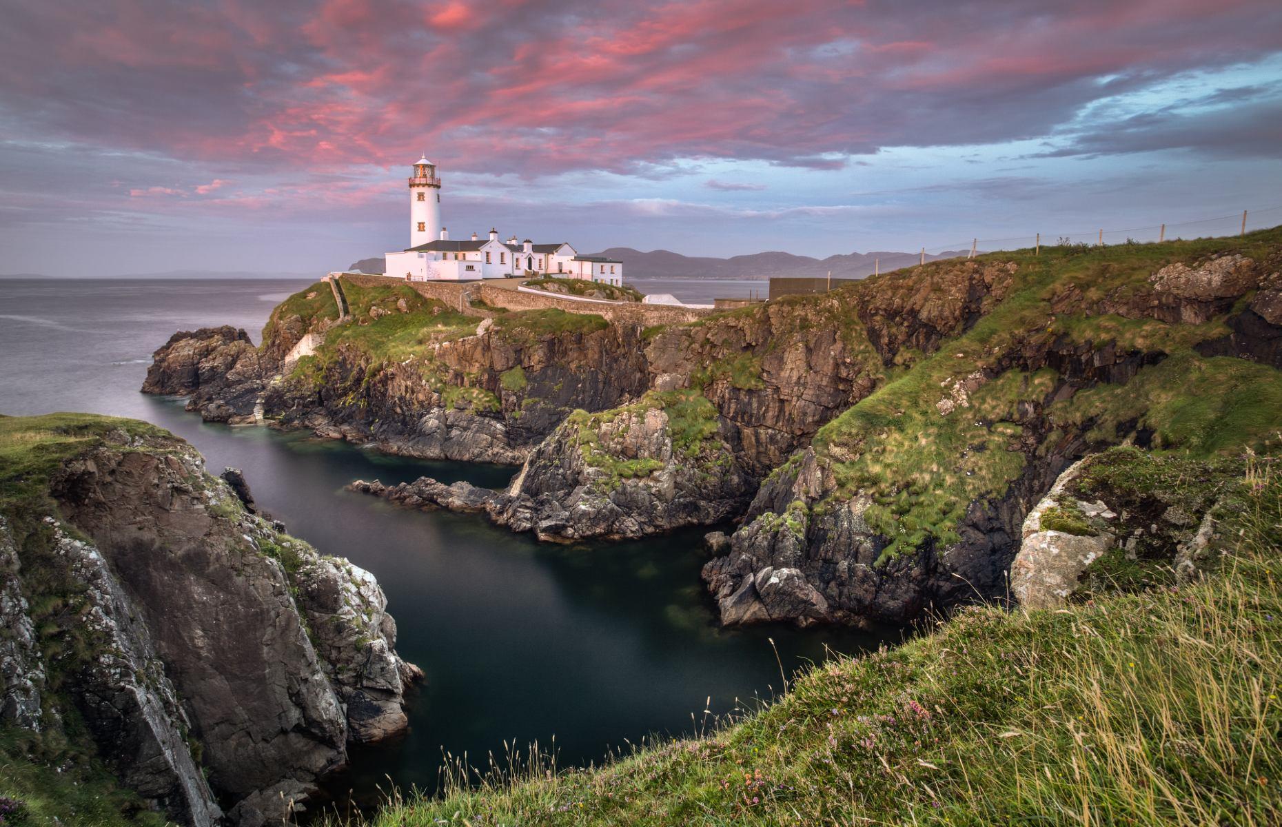 30 beautiful lighthouses around the world