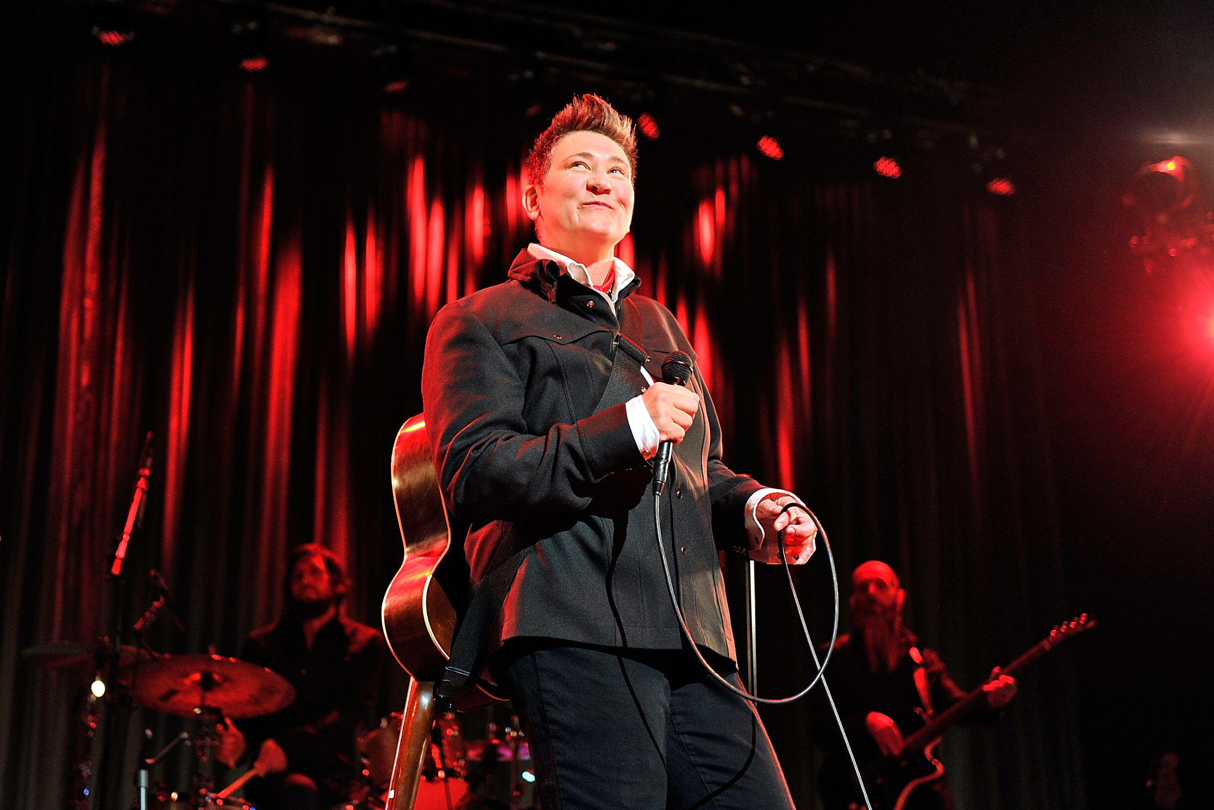 <p>Canadian artist k.d. lang’s sound has flitted between pop and country throughout her career, recording songs with Ann Wilson and Roy Orbison while challenging the notion of what it means to be a country singer. </p><p>You may also like: <a href='https://www.yardbarker.com/entertainment/articles/20_essential_southern_rock_classics/s1__38769359'>20 essential Southern rock classics </a></p>