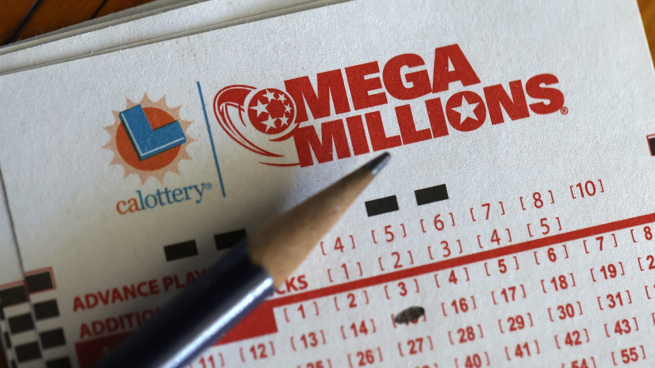 Powerball, Mega Millions combined jackpots climb to $648M