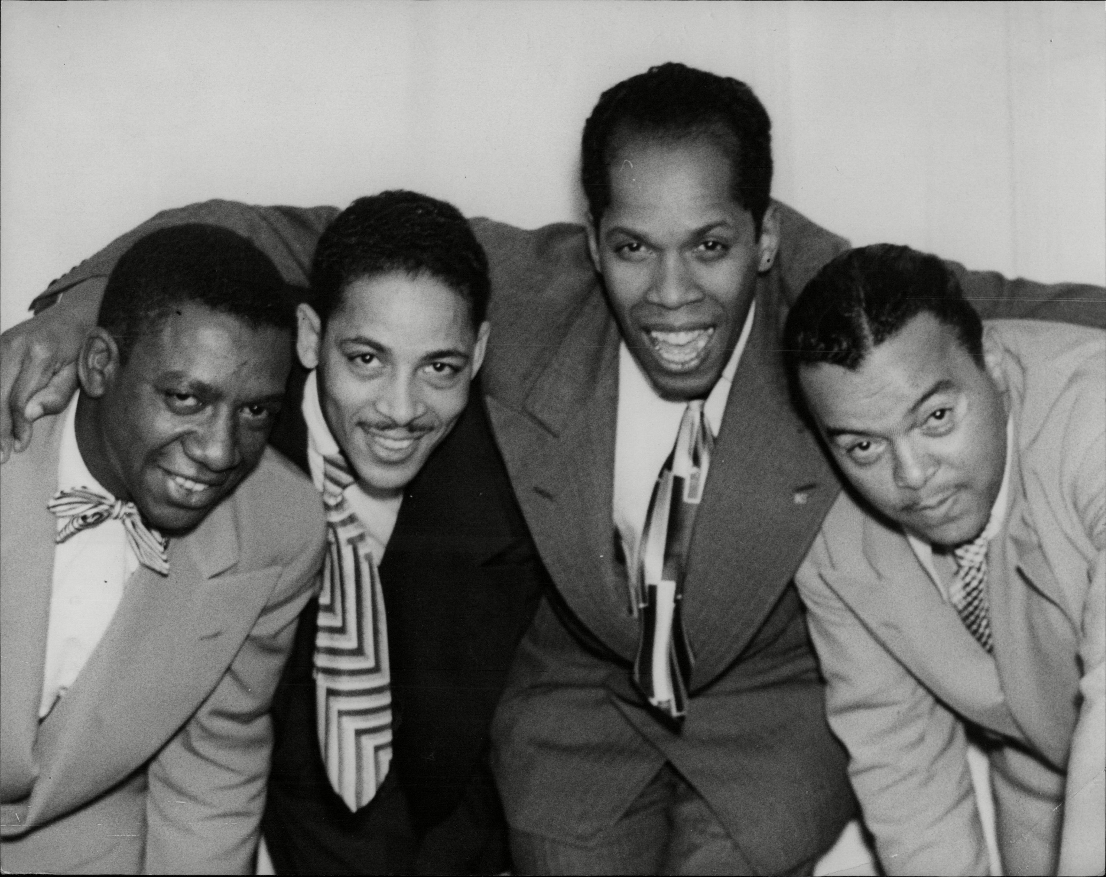 The ink spots. Группа the Ink spots. I don't want to Set the World on Fire the Ink spots. The Ink spots we three Мем.