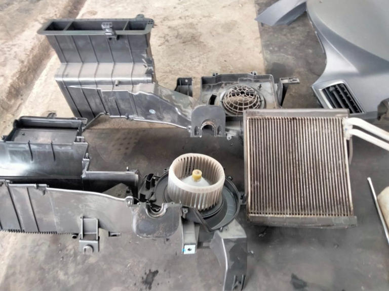 Komponen Ini Jarang Ganti, Evaporator Bisa Kotor AC Mobil Tidak Dingin