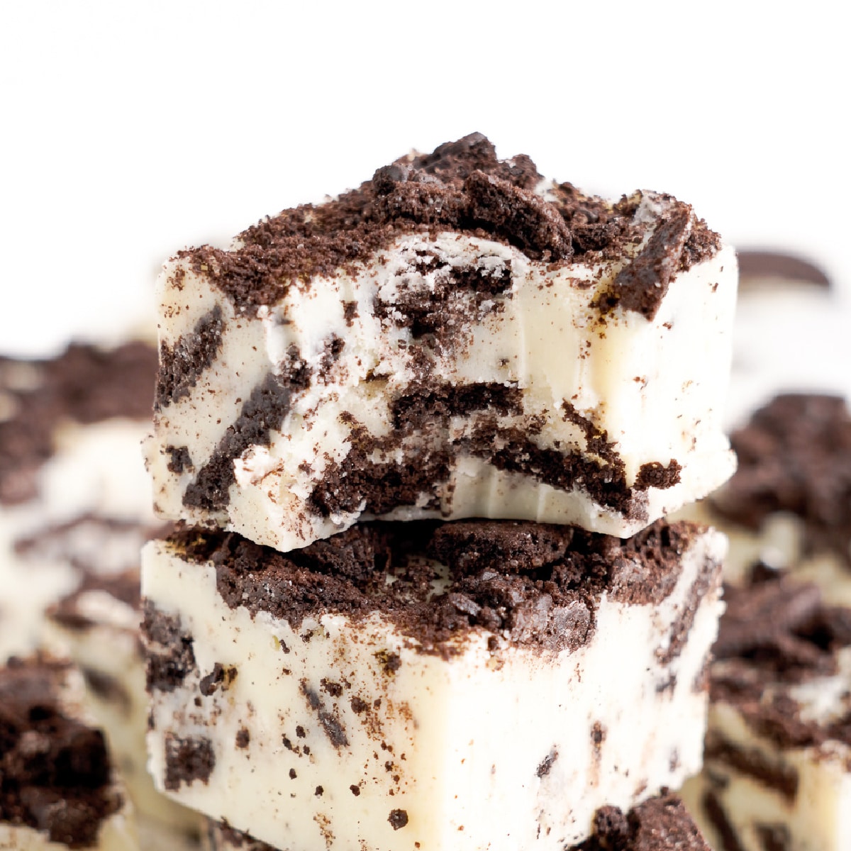 Cookies And Cream Fudge (Oreo Fudge!)