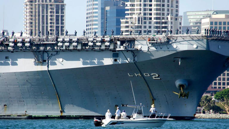 加州檢察官稱，魏金超曾在登陸攻擊船USS Essex上擔任機械師，具有安全許可證，可以接觸有關軍艦的敏感信息。