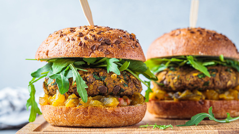 The Canned Lentil Soup Hack You Need For Flavorful Veggie Burgers