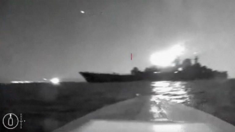 Drone ucraniano atacou o navio Olenegorsky Gornyak (AP)