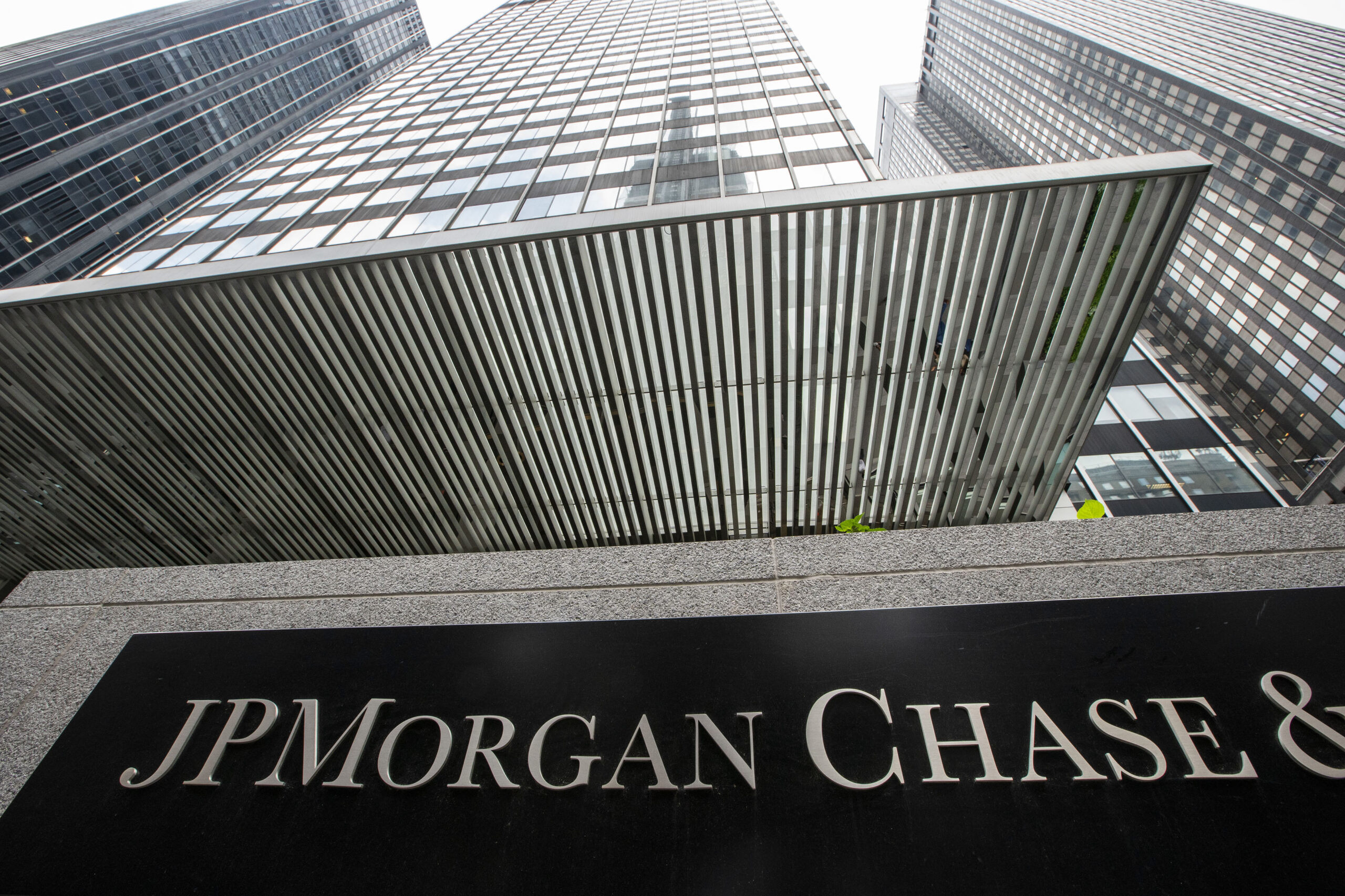 JPMorgan Chase Now Says a Recession Looks Unlikely