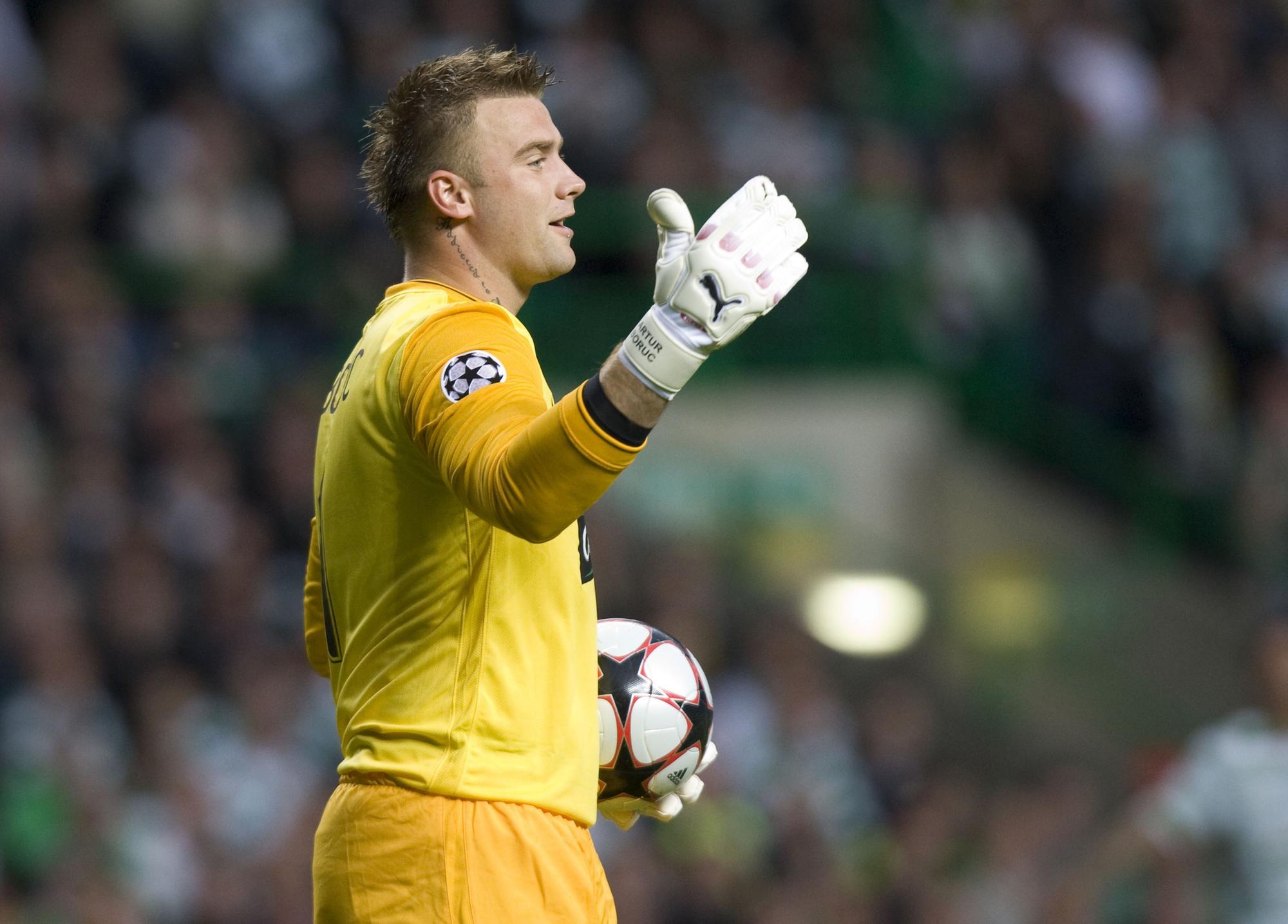 Hibs' Max Boruc opens up on links with ex-Celtic keeper - 'I’m working ...