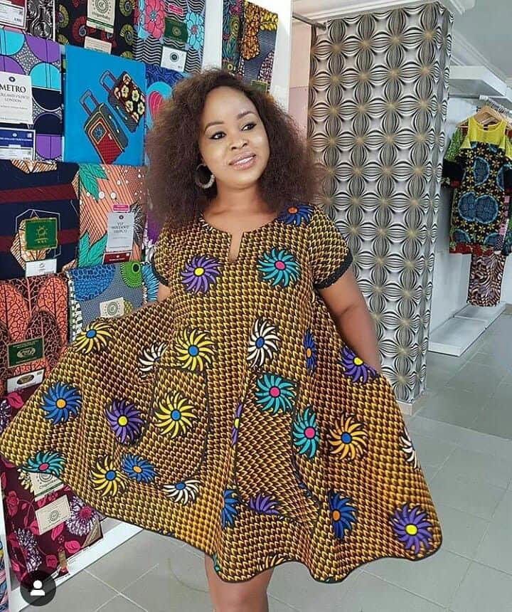 Black woman in a tailoring shop. Photo: spltwenty20 Source: Instagram