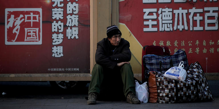 El crecimiento económico de China alcanzó su nivel más bajo en tres décadas en 2018, lo que aumentó la presión sobre Pekín para que refuerce las medidas de estímulo y resuelva una guerra arancelaria con Washington. AP Foto/Andy Wong