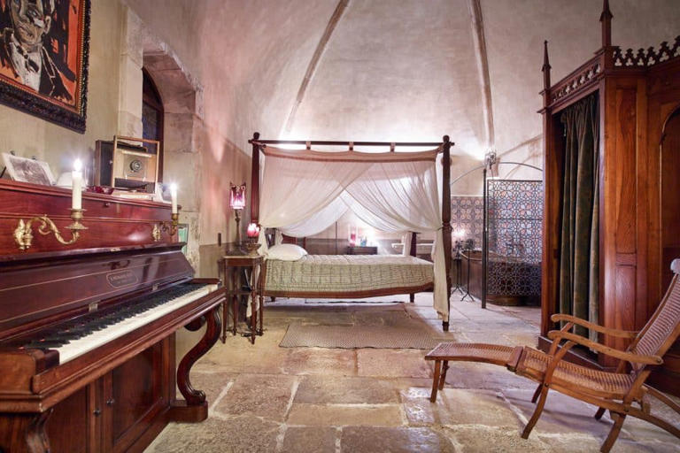 Inside Johnny Depp’s $55.5 million villa, with photos